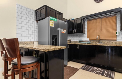 Summerfield House | Cozy Cove Villa in Drax Hall