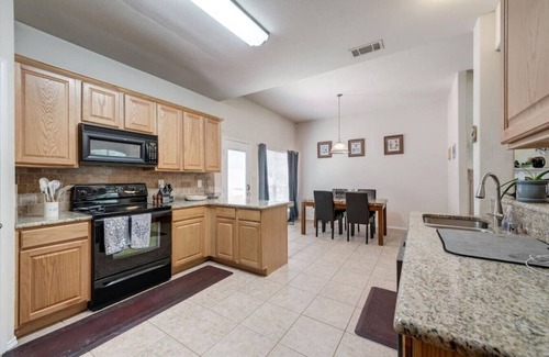Euless House | Cozy Creek - Charming and Conveniently city center