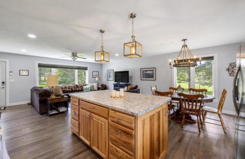 Rimrock House | Cozy Creekside Cabin