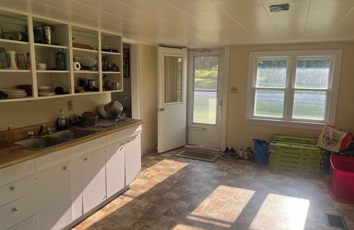 Madrid House | Cozy creekside retreat- 2mi to St. Lawrence River, 15mi to local Universities