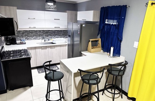 Harbour View House | Cozy Crib 5mins from the airport