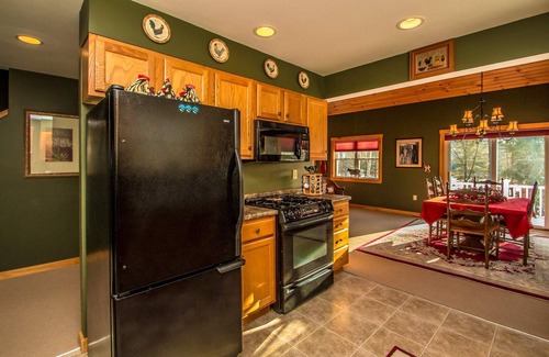 Eidelweiss Village House | Cozy Cub Cabin - Pond View, Walk to Beach, Family-Friendly Getaway