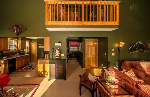 Eidelweiss Village House | Cozy Cub Cabin - Pond View, Walk to Beach, Family-Friendly Getaway