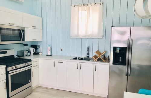 Rainbow Bay Cottage | Cozy & Cute Cottage for Two