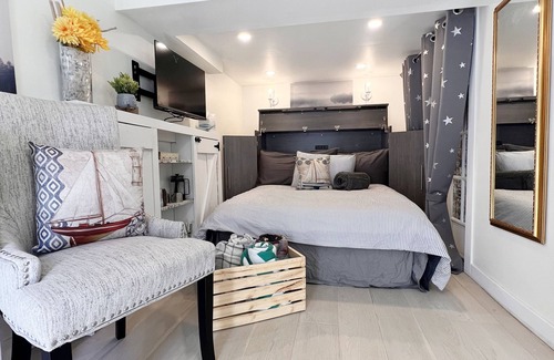 White Rock Apartment | Cozy & Cute right at White Rock Beach is turning Monthly