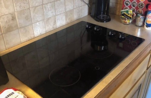 Bentonville Apartment | Cozy, cute studio! Safe and quiet neighborhood, Comfy bed; Near downtown!