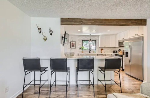 Lamar Heights Area Resort | Cozy Denver Retreat - 15min to DT - Fire Pit