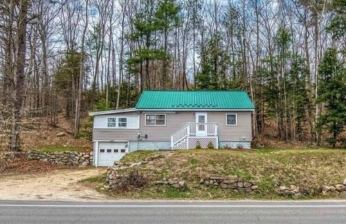Conway House | Cozy Dog-Friendly Home with WiFi