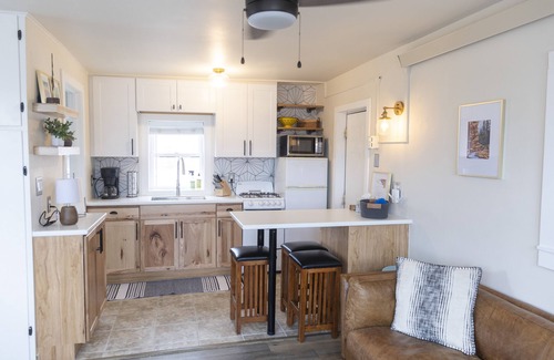 Spearfish Apartment | Cozy Downtown Carriage House