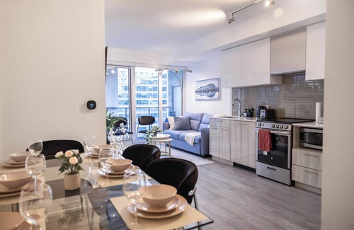 Garden District Condo | Cozy Downtown Suite: Steps from Eaton Center