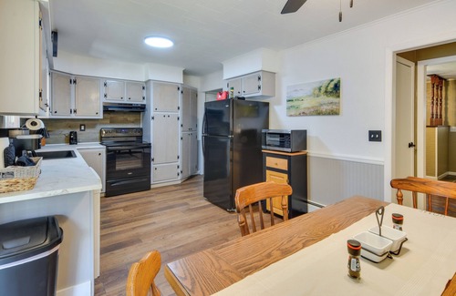 DuBois House | Cozy DuBois Home w/Deck ~ 8 Mi to Treasure Lake!