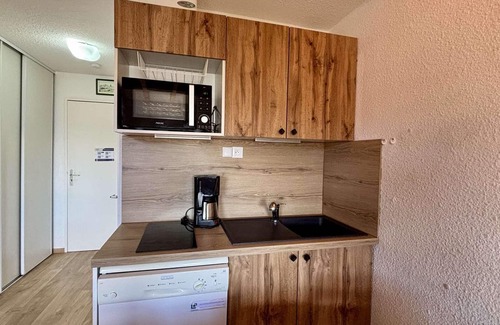Eclose-Ouest Apartment | Cozy Duplex for 6 with Mezzanine and Balcony in Alpe d'Huez