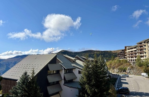 Eclose-Ouest Apartment | Cozy Duplex for 6 with Mezzanine and Balcony in Alpe d'Huez