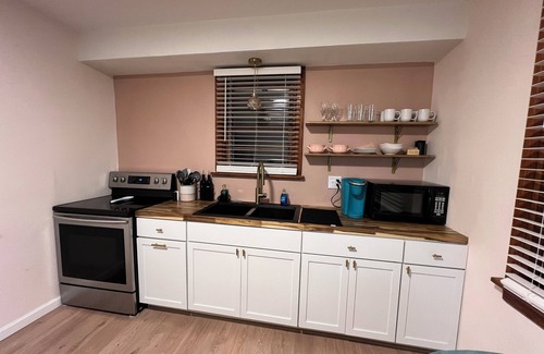 Belleville House | Cozy Duplex in Belleville