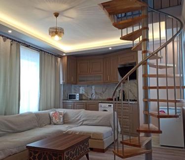 Yesil Mahallesi Apartment | Cozy Duplex Next to Green Masjid