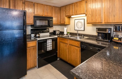 Durango Condo | Cozy Durango Condo with Pool, Sauna, and Hot Tub