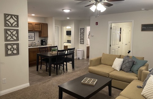 Washington Condo | Cozy East Side Condo in Washington close to City Park and Hospital
