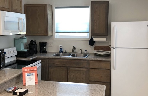 Galveston Apartment | Cozy Efficiency Centrally Located-Near Beach, Shopping Areas & Restaurants