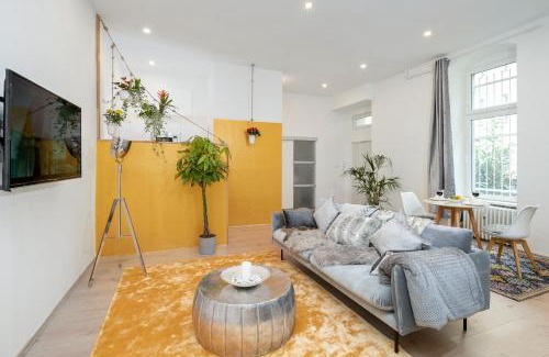 Charlottenburg Apartment | Cozy Einstein