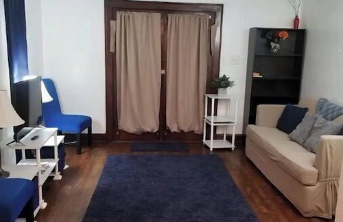 Near Eastside House | Cozy Emerson Heights Bungalow