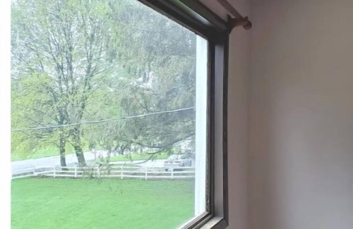 Syracuse Apartment | Cozy Entire2 bdrm Upper Apt Decks No extra Fees