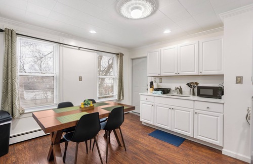 Poughkeepsie House | Cozy Escape -Strong Wi-Fi -Prime Location