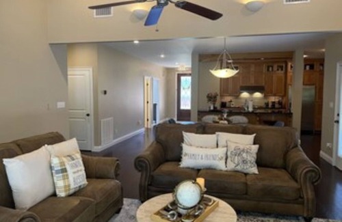 Russellville Condo | Cozy Executive Condo located in gated community on golf course