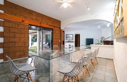Cuernavaca House | Cozy family house I Pool & Bar l Cuernavaca