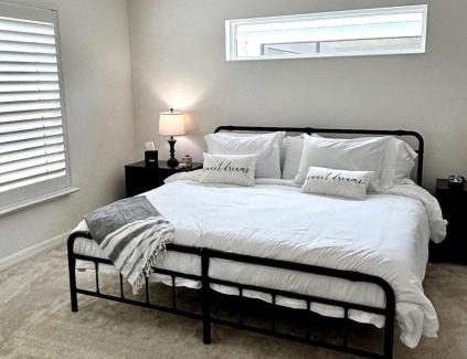 Okahumpka House | Cozy Family Stay- Queen-Double-Twins Bed- Full Kitchen-Netflix-Golf Cart-WiFi