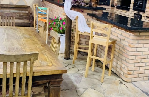 Portao House | Cozy farmhouse in Atibaia, gated community with concierge, pet friendly