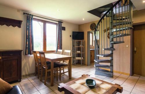 Awenne House | Cozy Forest Cottage in Awenne