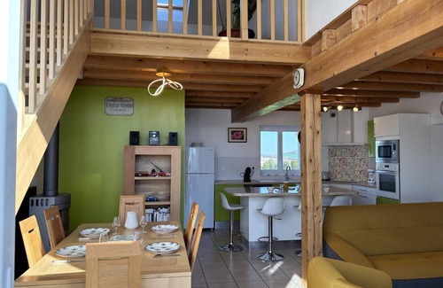 Saint-Bonnet-de-Rochefort Cottage | Cozy cottage with enclosed garden in Auvergne