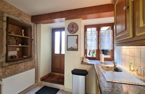 Saint-Germain-Laval Cottage | Cozy 2-Bedroom Cottage with Garden, Wi-Fi, BBQ, and Modern Amenities in Saint-Germain-Laval