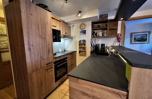 Saint-Martin-de-Belleville Apartment | Cozy 3-Room Cabin Apartment for 6 near Slopes in St Martin de Belleville