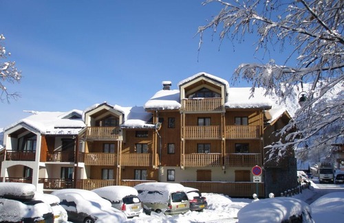 Saint-Martin-de-Belleville Apartment | Cozy 3-Room Cabin Apartment for 6 near Slopes in St Martin de Belleville