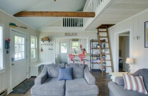 Fremont House | Cozy Fremont Cottage on Lake Poygan and Fishing Dock