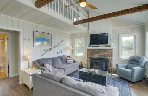 Fremont House | Cozy Fremont Cottage on Lake Poygan and Fishing Dock