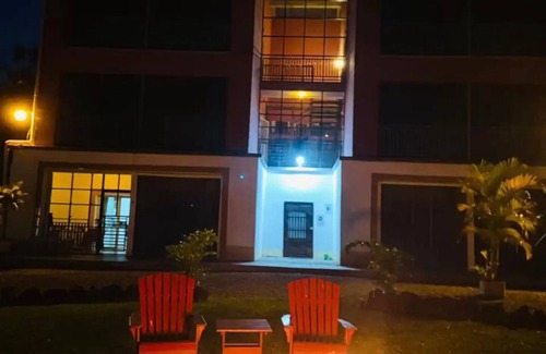 Bagope Condo | Cozy Fully Equipped Condo 2BR -7min walk from Lakenn