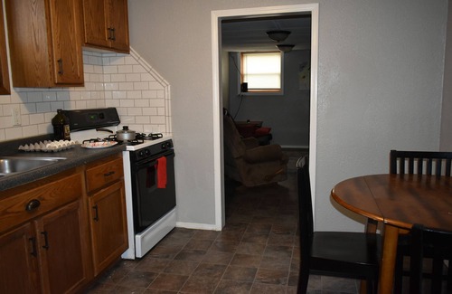 Minot Apartment | Cozy Fully-Furnished Entire1-Bed 1-Bath Apt in Basement of Private House