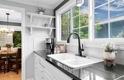 Lake Hills House | Cozy furnished 3-bedroom pet-friendly rambler in Bellevue