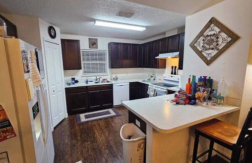 Orange City House | Cozy Furnished bedroom located in Orange City with WiFi, AC