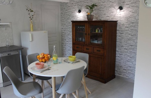 Cherveix-Cubas Cottage | Cozy gîte for 4, terrace, near outdoor activities, WiFi, parking in Cherveix-Cubas