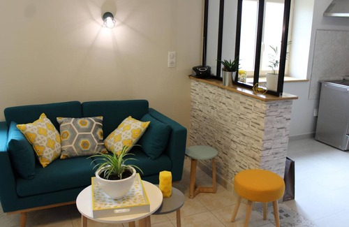 Cherveix-Cubas Cottage | Cozy gîte for 4, terrace, near outdoor activities, WiFi, parking in Cherveix-Cubas