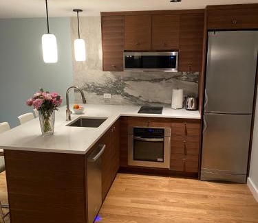 Williamsburg Apartment | Cozy Garden Apt in Williamsburg NYC Townhouse