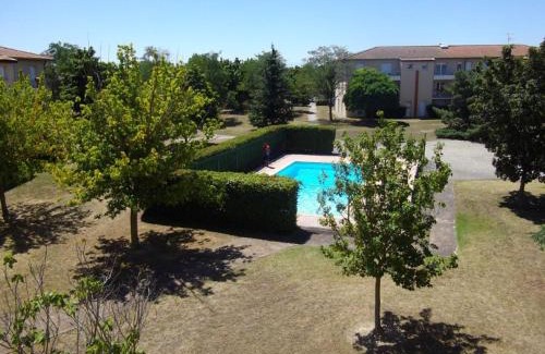 Toulouse West Apartment | Cozy Garden