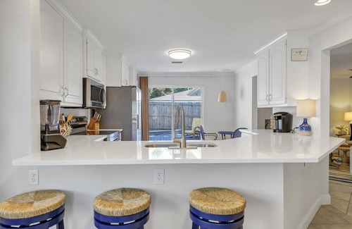 Bid-a-wee Beach House | Cozy Gem Hideaway! Private Beach within 2 mins!