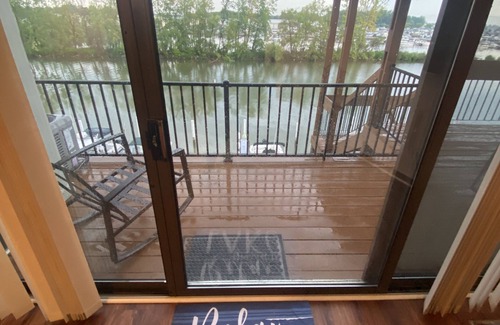 Gypsum Condo | Cozy Get Away - Relaxing Views, Beautiful Catabwa Island