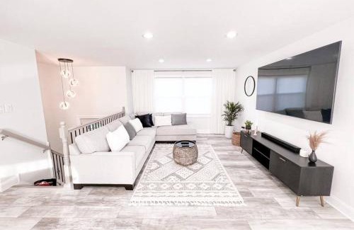 Mechanicsburg House | Cozy Getaway Lodge & Retreat