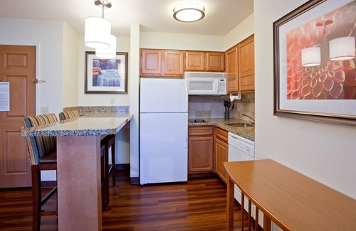 Eagan Condo | Cozy Getaway near Mall of America w/Free Parking!