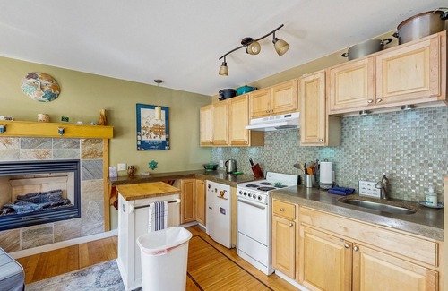 Alyeska Condo | Cozy Girdwood Condo – Your Gateway to Alaska’s Natural Beauty